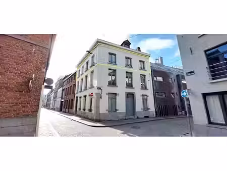 appartement 2 chambres au 2ème étage sans ascenseur - 780€ +