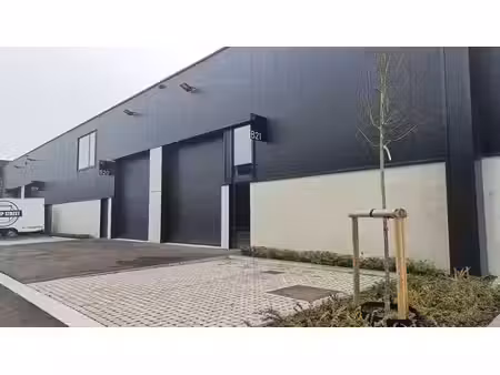 entrepôt nouvellement construit de 144 m² situé à kortenberg