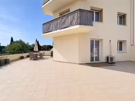vente appartement 3 pièces 51 m² à grasse (06130)  235 000 €