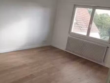 loue 3 pièces 60m2 avec garage et parkings à kaltenhouse