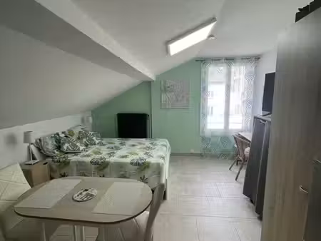 location studio vittel - neuf et tout equipé