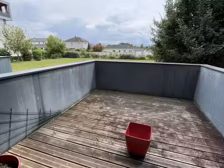 lons - t3 lumineux avec terrasse + deux places de stationnem
