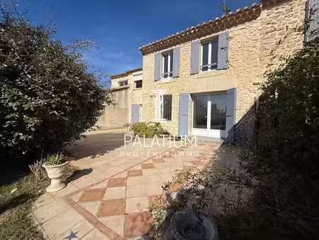 en exclusivité mas mitoyen à sénas : deux lots disponibles dans un même mas de caractère