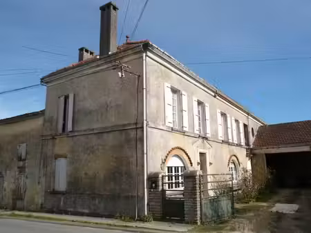 propriété à vendre burie 9 pièce(s) 145m2 228 960€