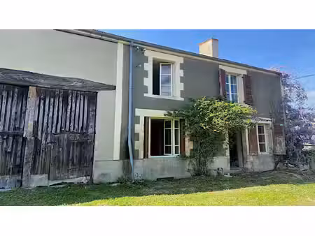 maison individuelle de caractère avec dépendance et grand jardin