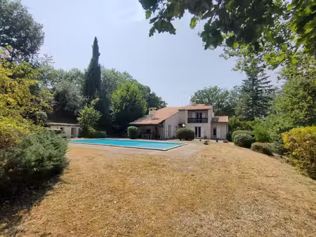 villa avec piscine