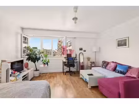 vanves metro - studio de 34 m² - cave - parking
