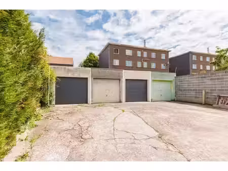 lot de deux garages à vendre à marchienne-au-pont.