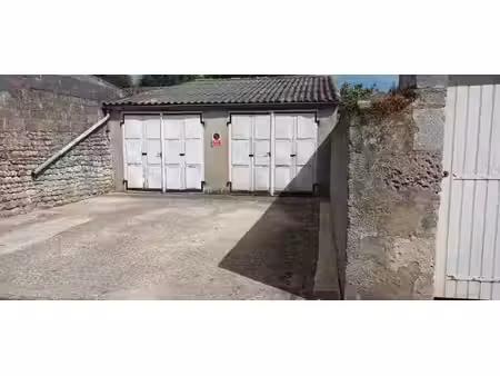 location parking / box 1 pièce  20.00m²  soubise