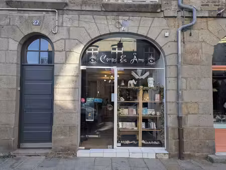 local commercial fougeres 36 m2