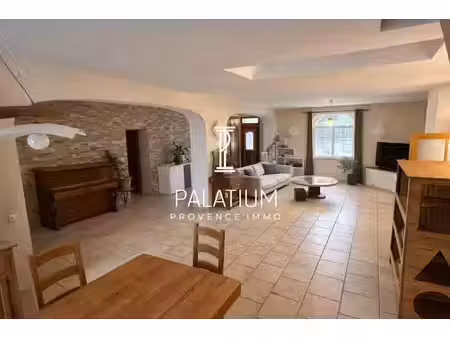 mas provençal à fort potentiel avec terrain de 18 600 m²