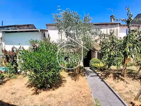 coeur bastide : maison familiale 203 m² avec piscine et dépendances