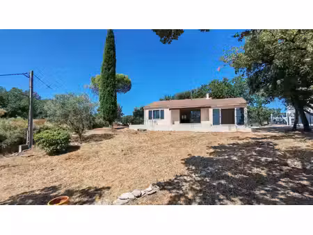 à louer – villa rénovée avec vue dégagée à rochefort-du-gard