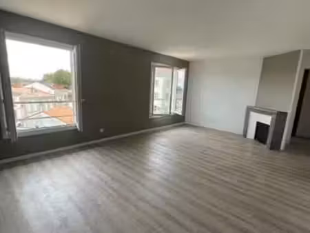 location appartement 4 pièces à pauillac (33250) : à louer 4 pièces / pauillac