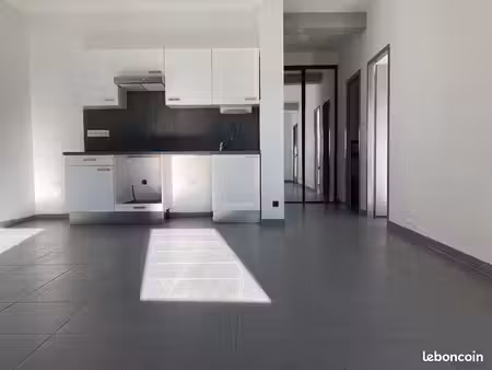 loue t2 55m² avec terrasse