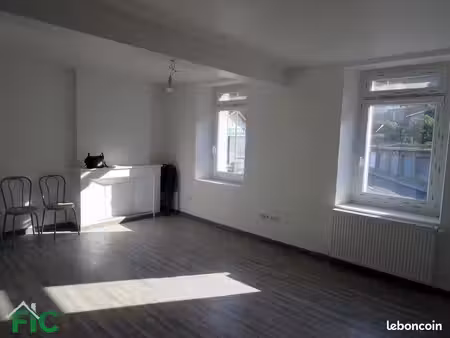 a à louer appartement t3 duplex 65m2 au 1er étage