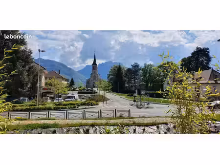 loue t3 - 65m2 avec terrasse 18m2 et garage 35m2- centre de sevrier - proche du lac