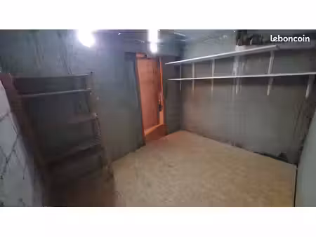 cave 7 8m²-trappes-proche n10/gare