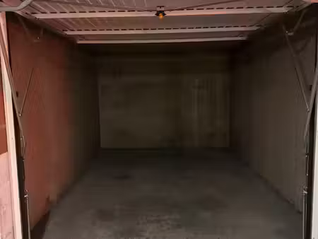 garage /parking/box