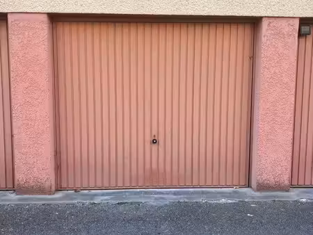 garage box fermé 15 m² – saint-raphaël