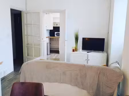 studio meublé en rez de jardin