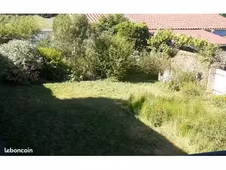 location terrain + dépendance les herbiers