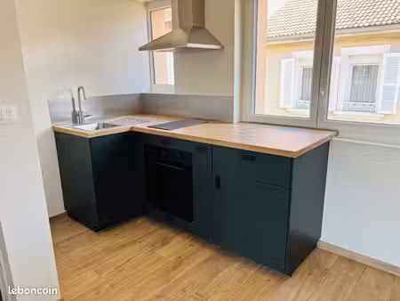 ?t2 duplex avec balcon ?