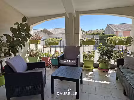 appartement t3 avec terrasse et deux places de parking