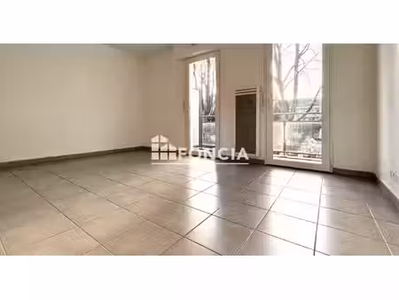 exclusivité foncia entre édit de nantes et lamoricière : studio de 25 38 m2 avec grand bal