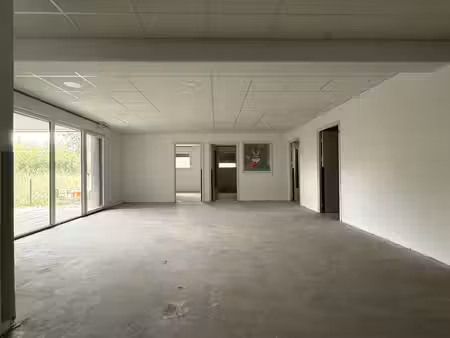 yutz aéroparc local professionnel 151 m2 avec extérieur et