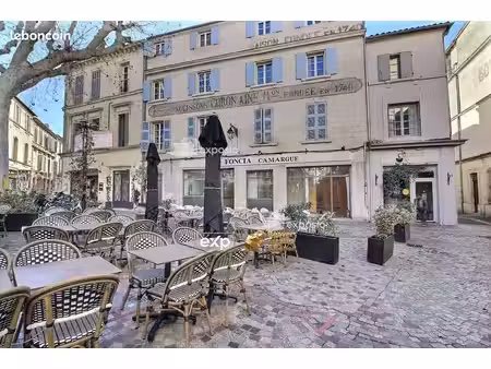 local commercial 196 m² arles