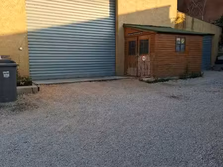 local 120 m2 environs