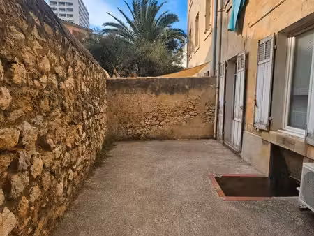 terrasse en ville-84 m2 à réinventer au coeur de samatan