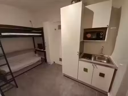 location meublée appartement 1 pièce 13 m² à paris 18ème (75018)  790 €