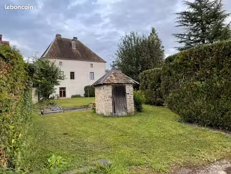 propriété 245 m2 jardin dépendances