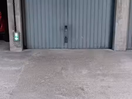 parking lyon monplaisir 14 m²