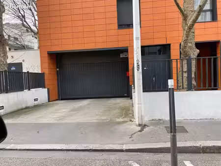 vend garage lyon 8