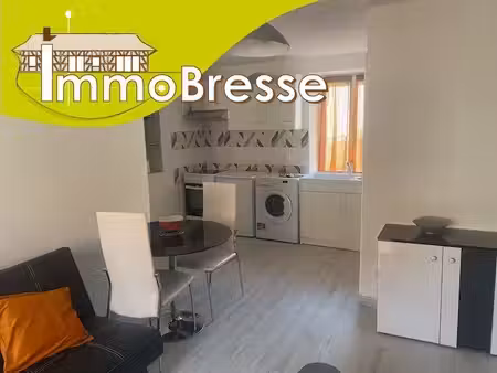 vonnas - a louer - appartement duplex refait à neuf - meublé