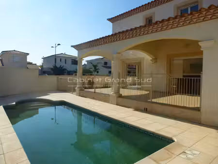 villa t5 de 128m2 avec piscine