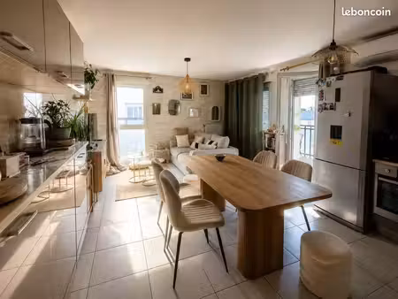 appartement t3 – dernier étage – terrasse plein sud – garage double – meyzieu