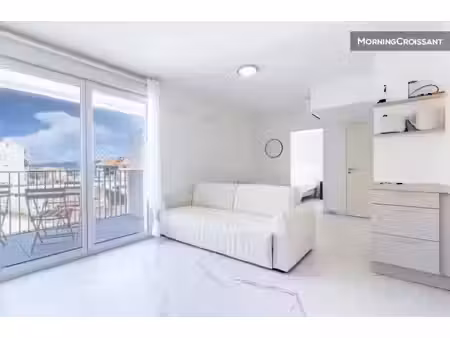 location meublée appartement 2 pièces 38 m² à saint-laurent-du-var (06700)  1 206 €