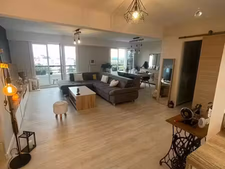 saint-genis-laval – magnifique appartement traversant de 97 m² – vue lyon & alpes – garage
