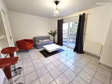 studio 1 pièce 30 m²
