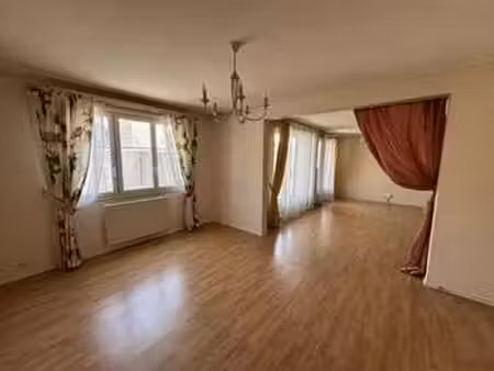 location maison à laval (53000) : à louer / 74m² laval
