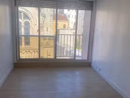 studio 1 pièce 19 m²