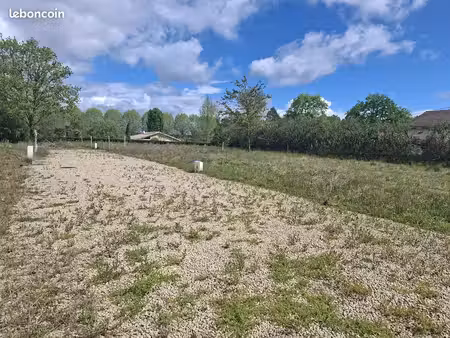 terrain à bâtir de 745 m² à haut-mauco (40)