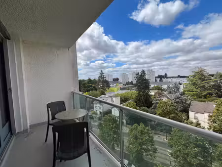 orléans appartement avec balcon  parking et cave