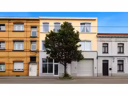 espace commercial fraîchement rénové – chaussée de gand