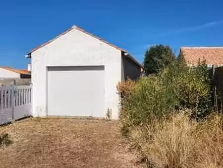 vente garage et parking à noirmoutier-en-l'île (85330) : à vendre / noirmoutier-en-l'île