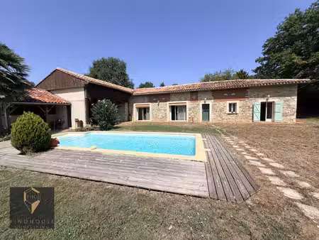 propiété t7 - 220 m2 - 6 hectares - piscine - installations